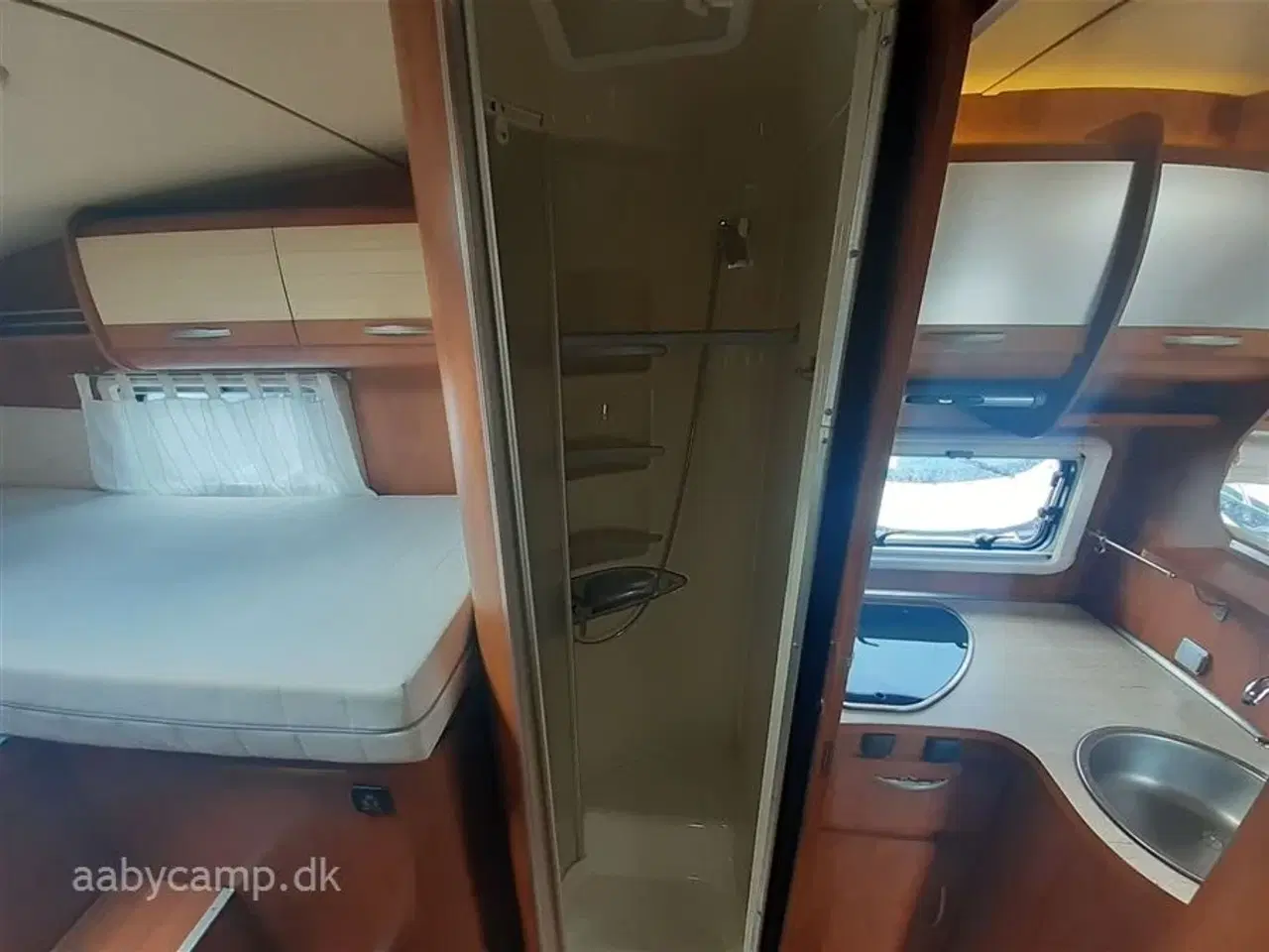 Billede 16 - 2012 - P.L.A M 742   Alkovemodel. lyse lædersæder. ovn.