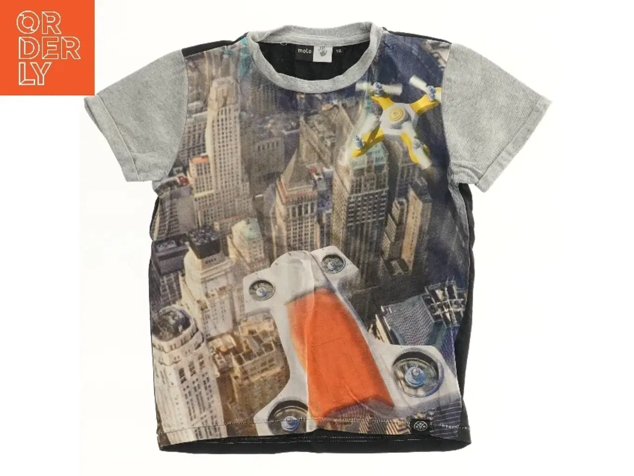 Billede 1 - T-shirt med dronedesign fra Molo (str. 116)