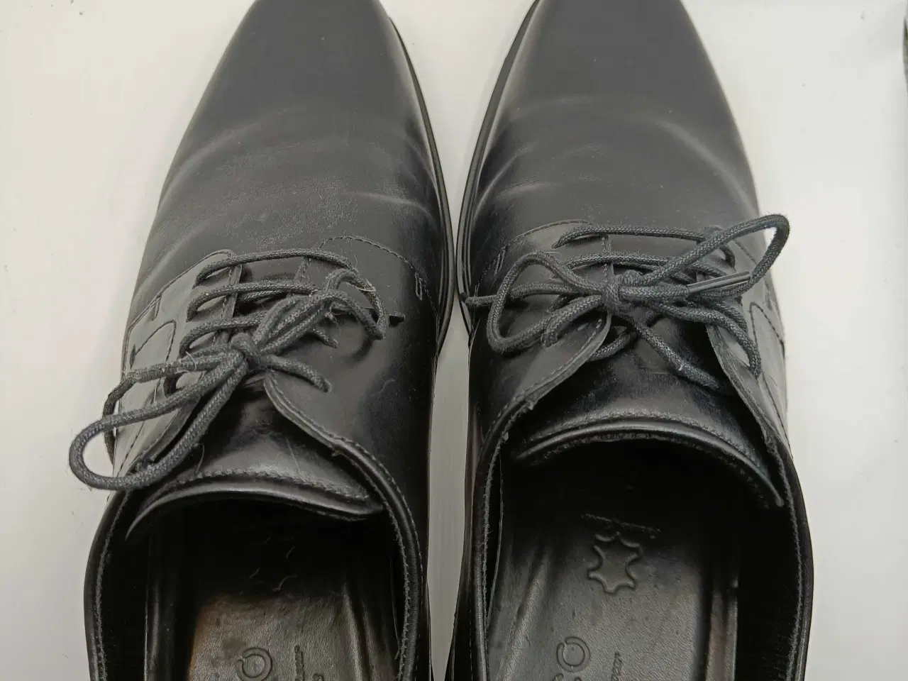 Billede 4 - Ecco sort læder sko 45str