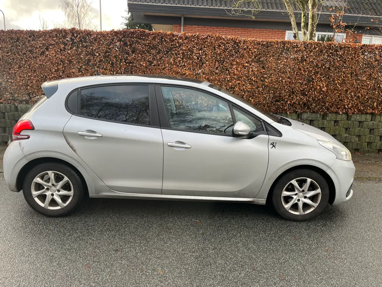 Billede 2 - Meget velholdt 208