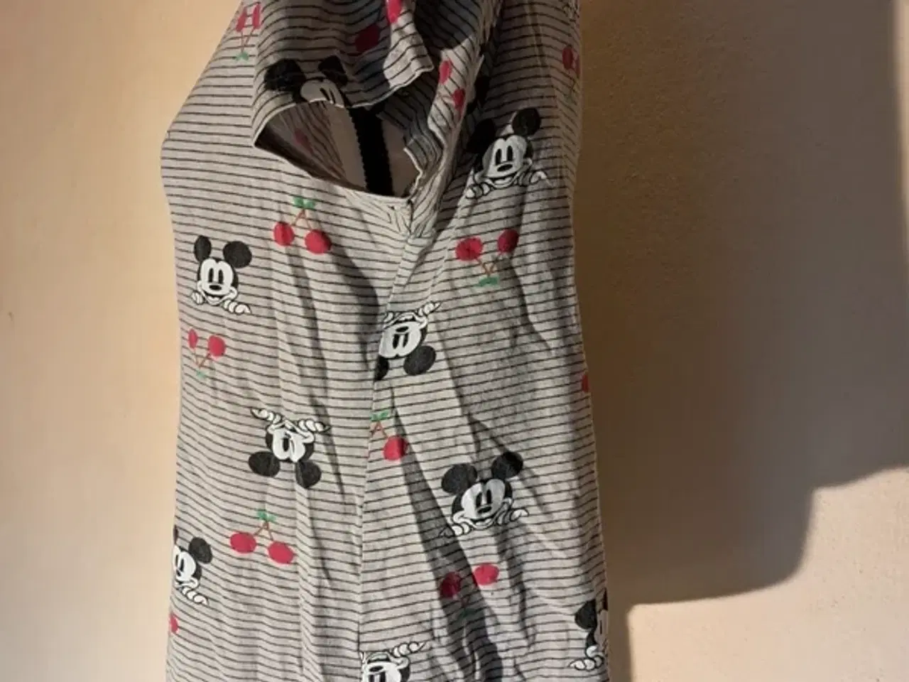 Billede 4 - Disney str. M t-shirt