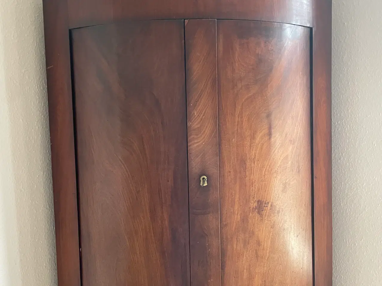 Billede 4 - Antik hjørneskab i mahogni