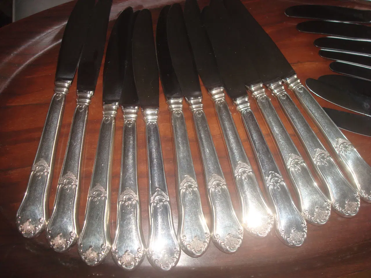 Billede 1 - ROSENHOLM, 12 flotte middagsknive , 9 frokostknive