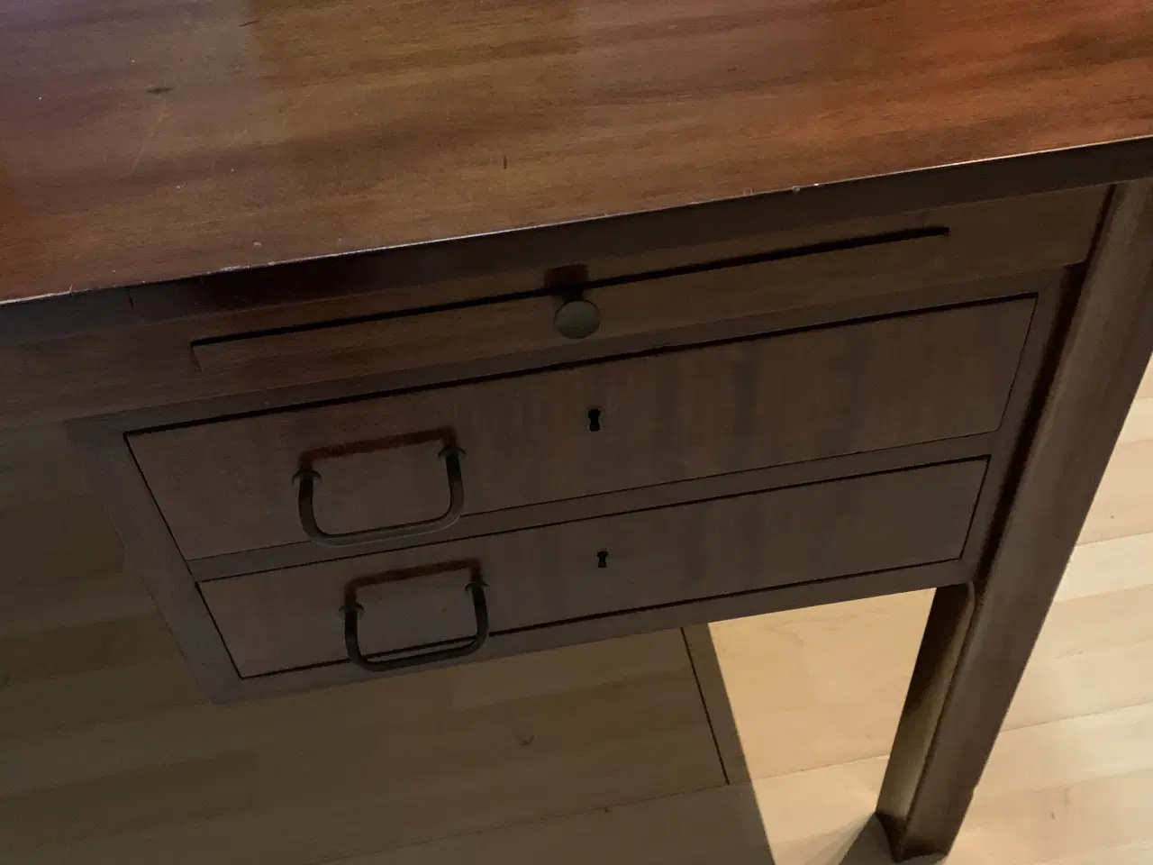 Billede 8 - Stort Skrivebord I mahogni