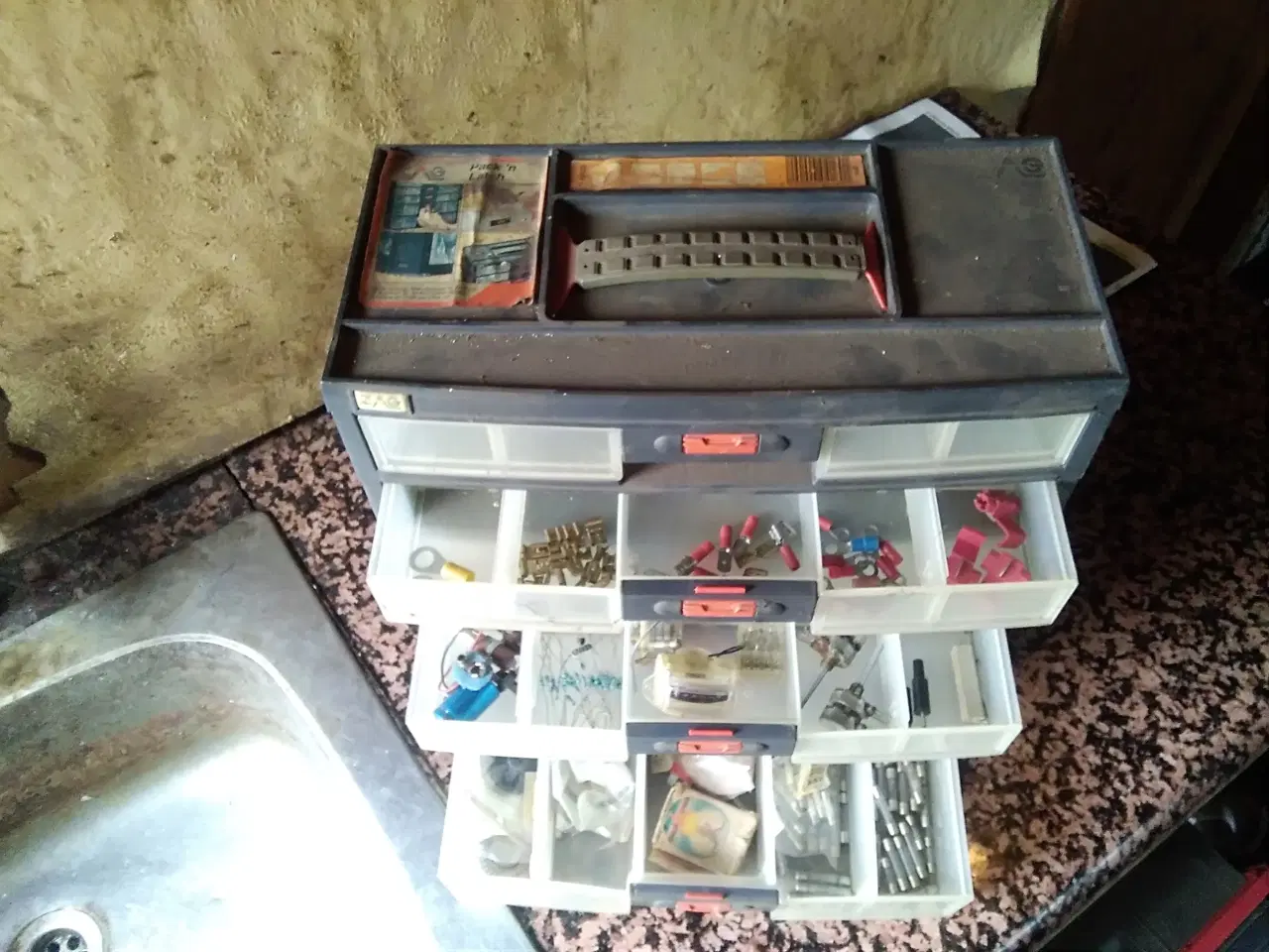 Billede 1 - Reol m dioder kabelsko sikringer oma Det meste NYT