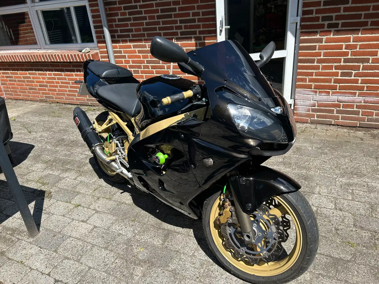 Billede 1 - Kawasaki Zx9r 2004 Facelift  Model