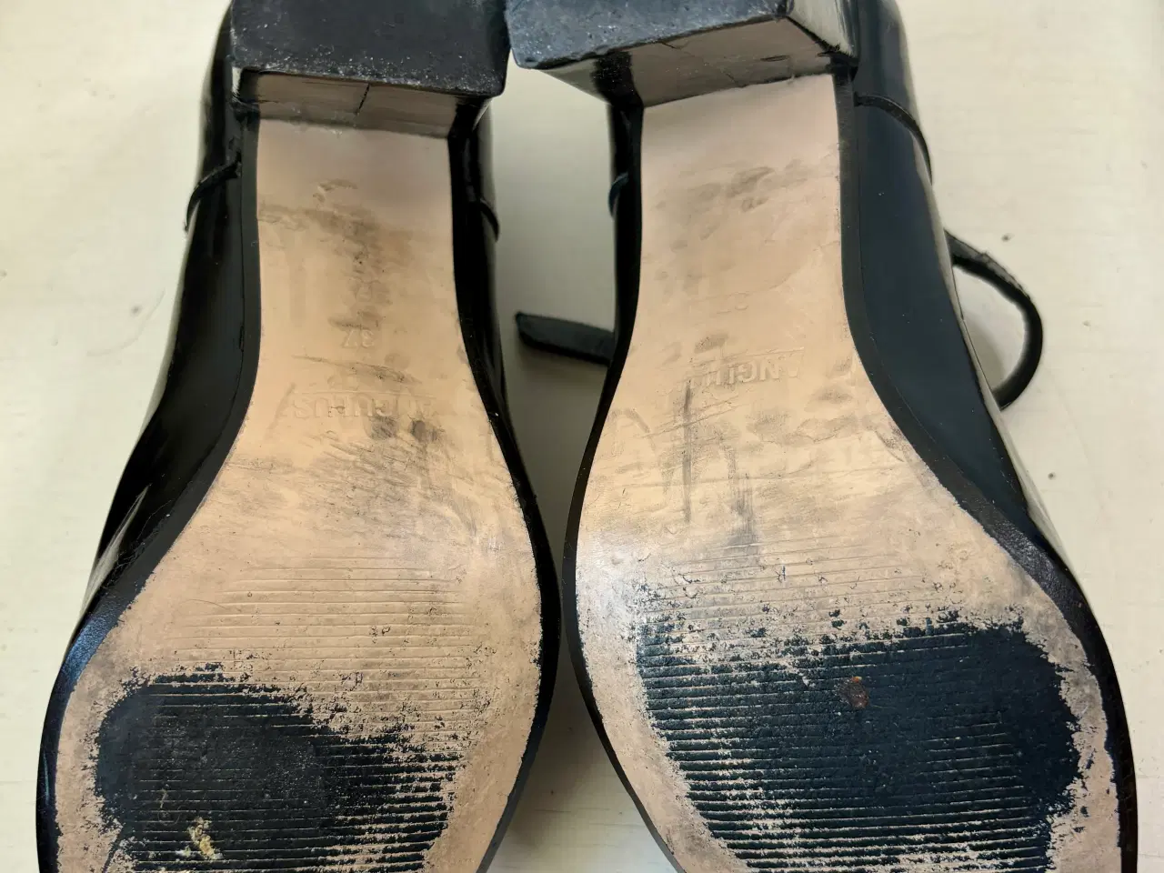 Billede 6 -  Angulus, sorte højhælede sko med rem, str 37