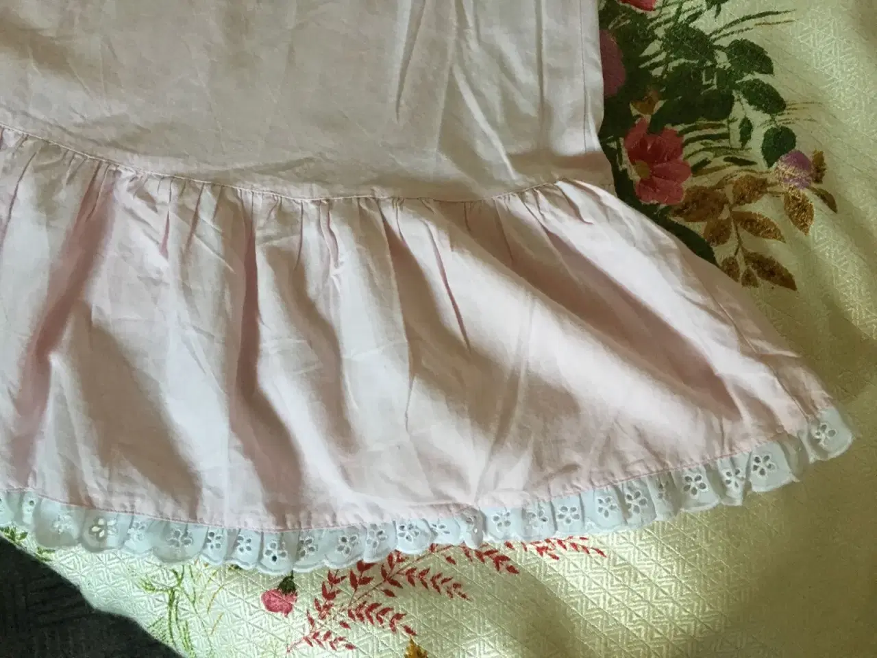 Billede 3 - Lyserød nederdel i bomuld