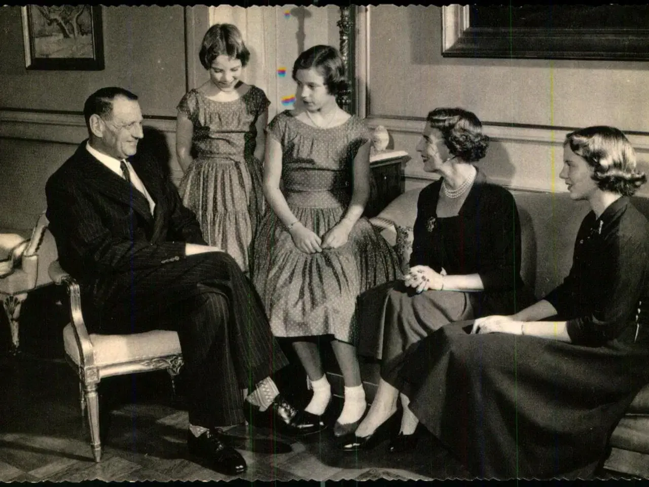 Billede 1 - Kongeparret og de tre Prinsesser - Stender 7020 - Ubrugt