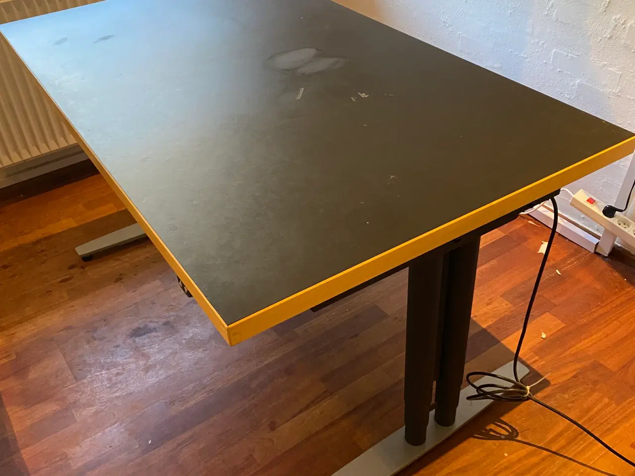 Billede 1 - Hæve-sænkebord 80x140cm