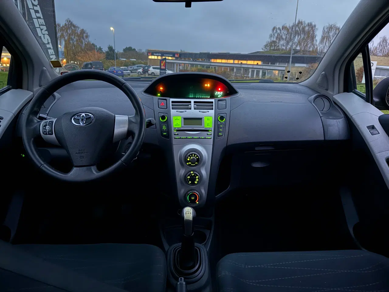 Billede 8 - Nysynet Toyota Yaris 1,3 5 Dørs