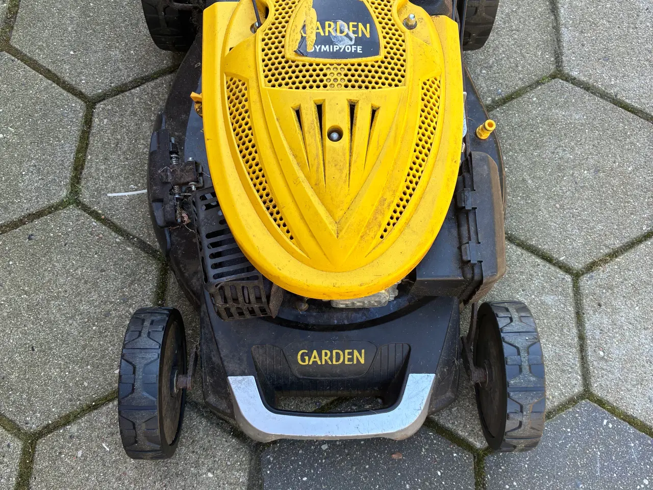 Billede 1 - Garden Plæneklipper med elstart og ølholder