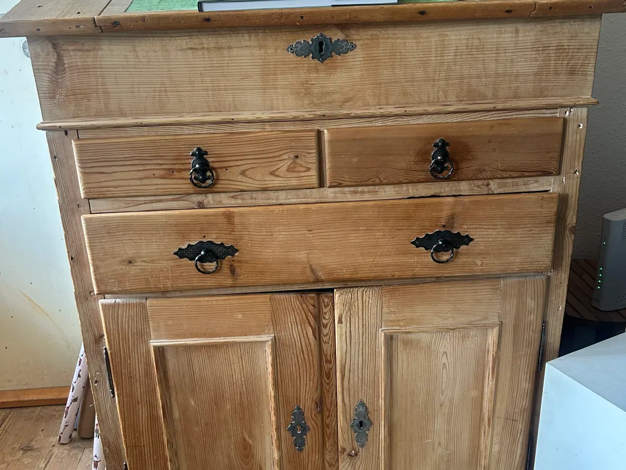 Billede 1 - Pult af ældre dato