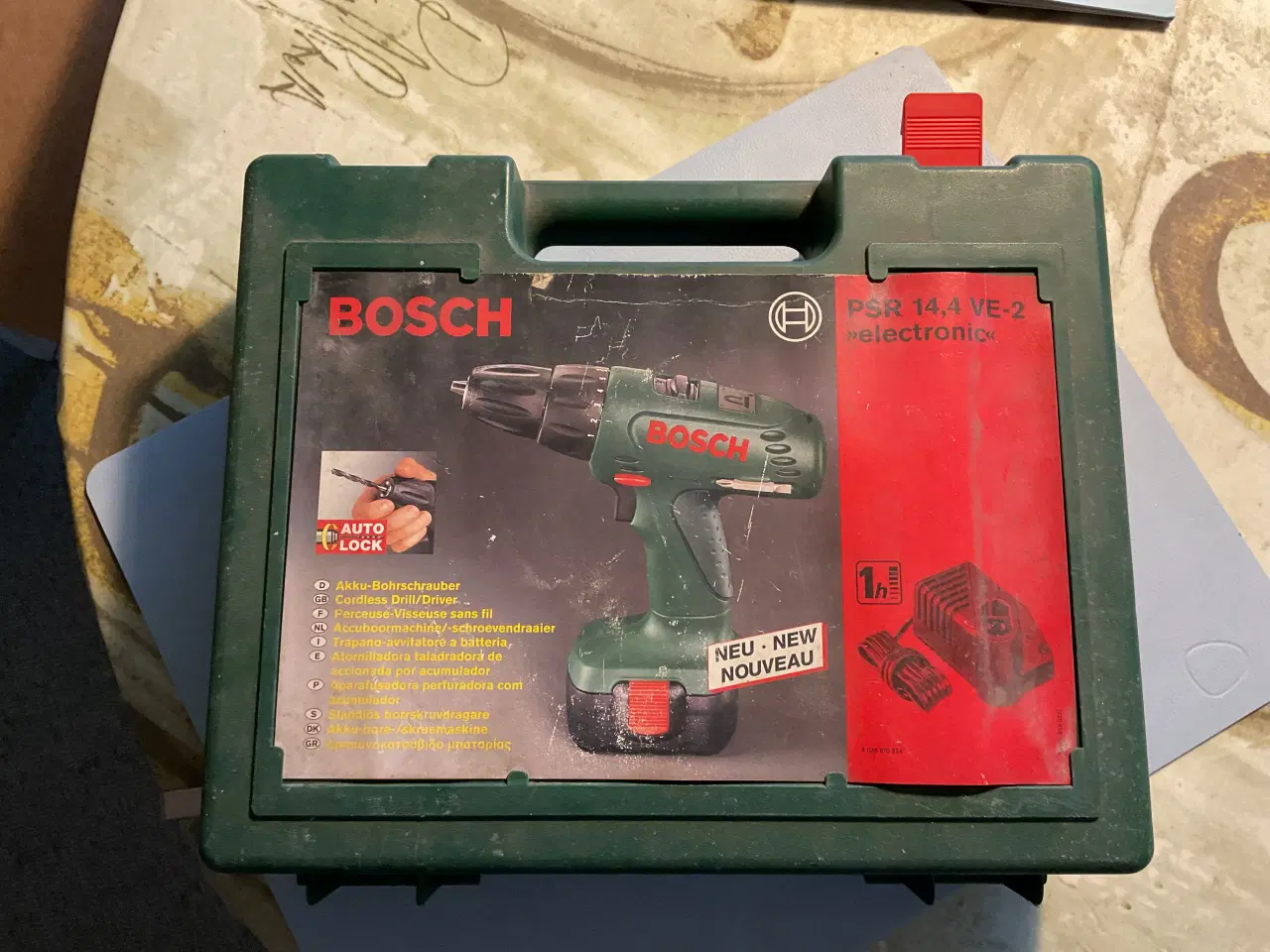 Billede 1 - Boremaskine i opbevaringstaske med lader og batter