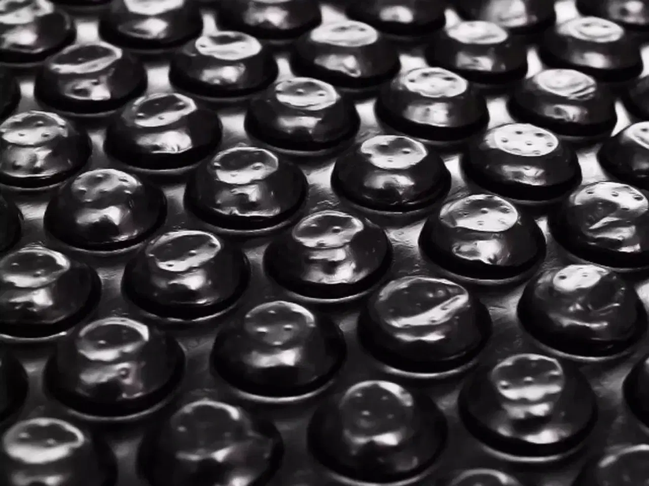 Billede 1 - Flydende soldrevet PE-poolovertræk rektangulært 6x4 m sort