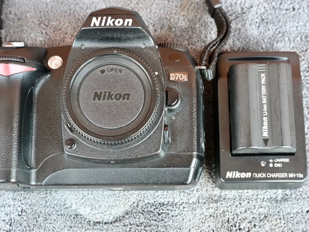 Billede 6 - D70s 6 MP Retro i mega flot stand ✅