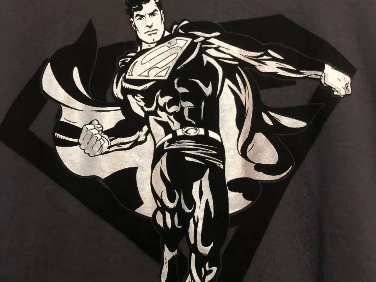 Billede 2 - Superman t-shirt - str. 164 cm - 14 år