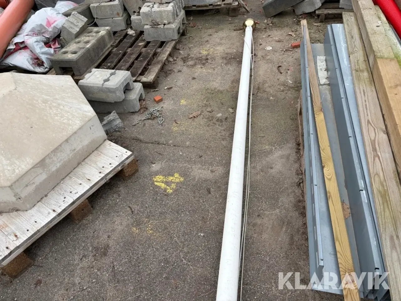 Billede 3 - Flagstænger med beton blok fod 2 styk