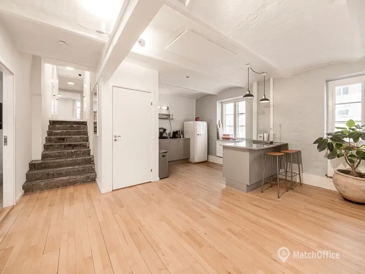 Billede 1 - Kontor med kreativt præg på Christianshavn