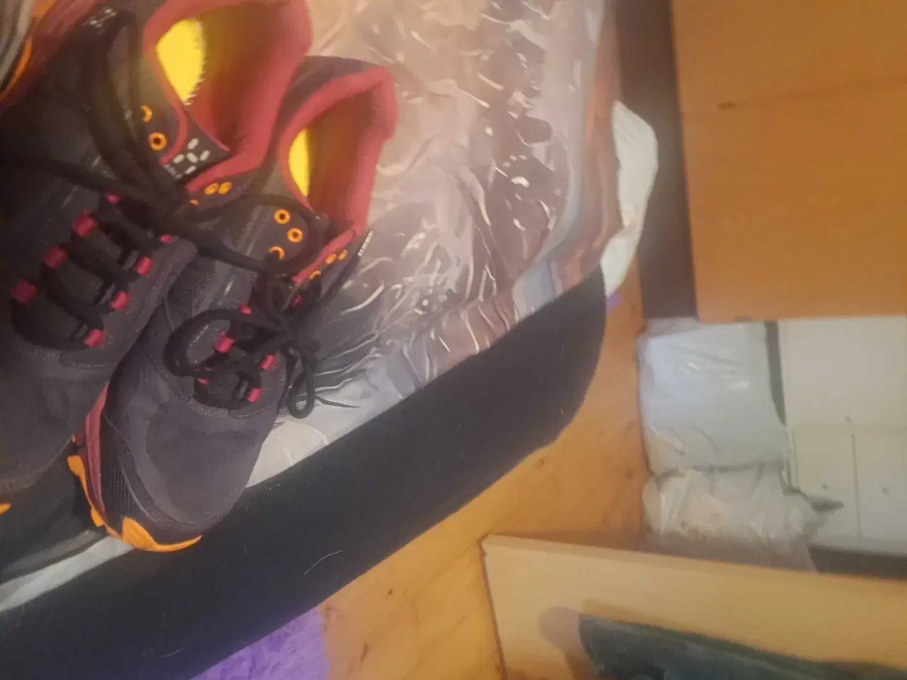 Billede 1 - Løbesko 