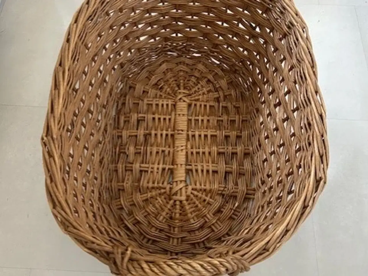 Billede 2 - Stor oval fletkurv 