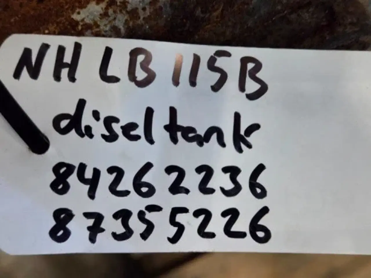 Billede 12 - New Holland LB115B Dieseltank 87355226