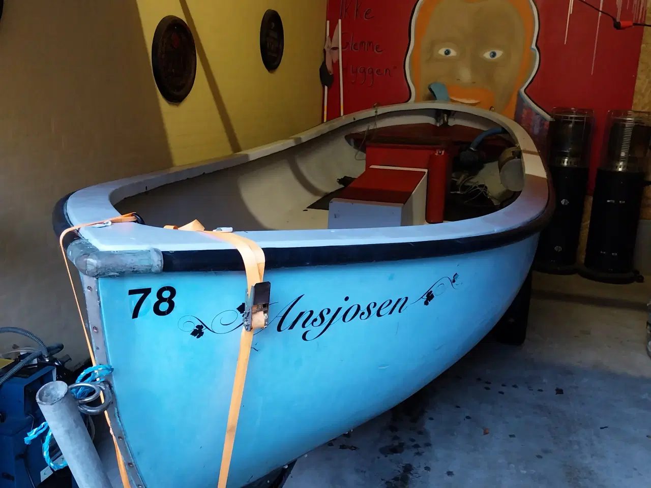 Billede 5 - Nysted jolle, 2 cyl marstal motor