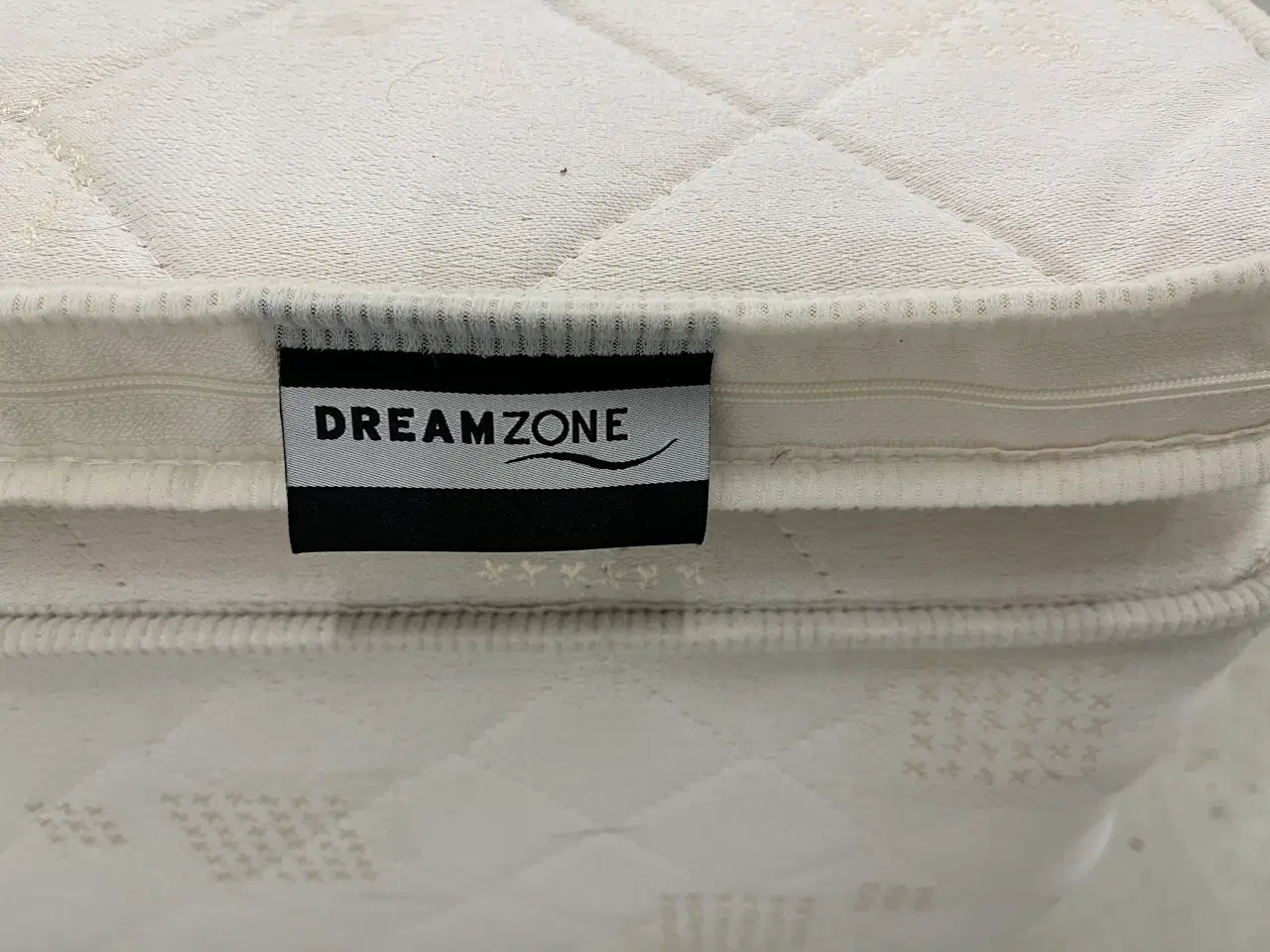 Billede 2 - “Komplet sengesæt bestående af 2 boxmadrasser