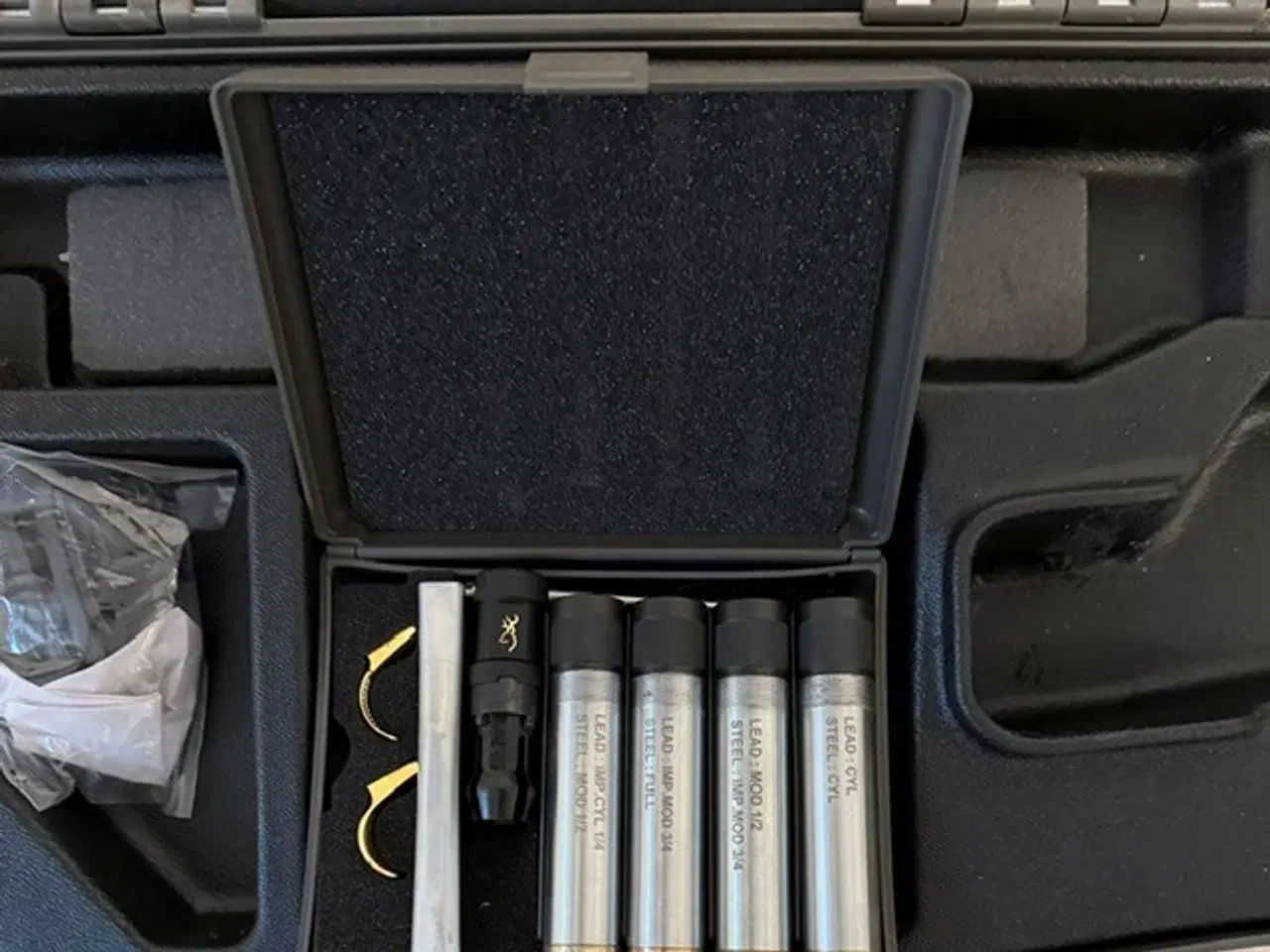 Billede 4 - Browning 725 Black Edition med glovegrib-skæfte.