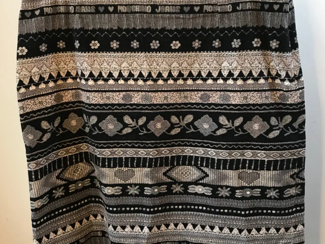 Billede 1 - Moschino, superflot nederdel, str 42