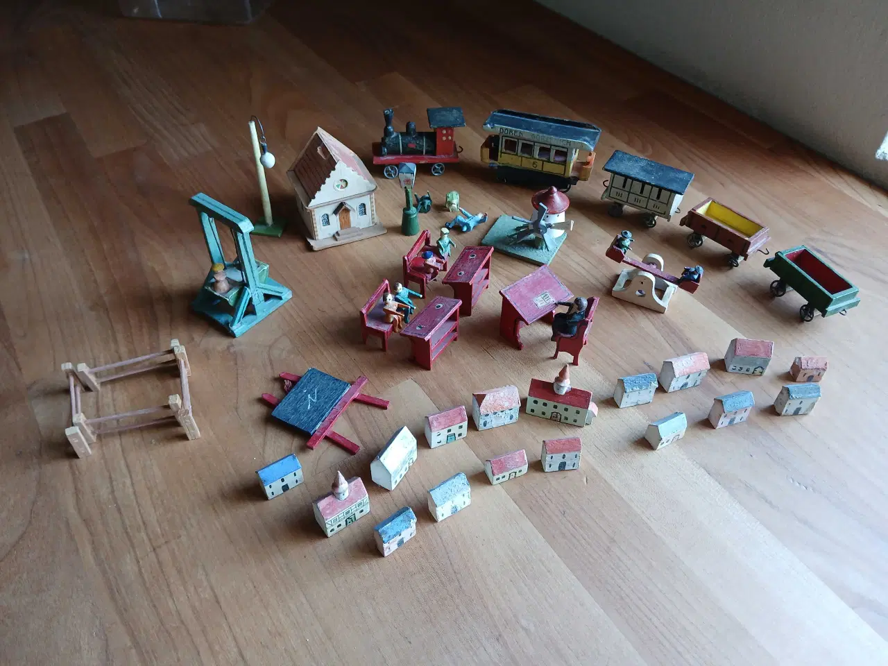 Billede 2 - Gammelt legetøj i træ