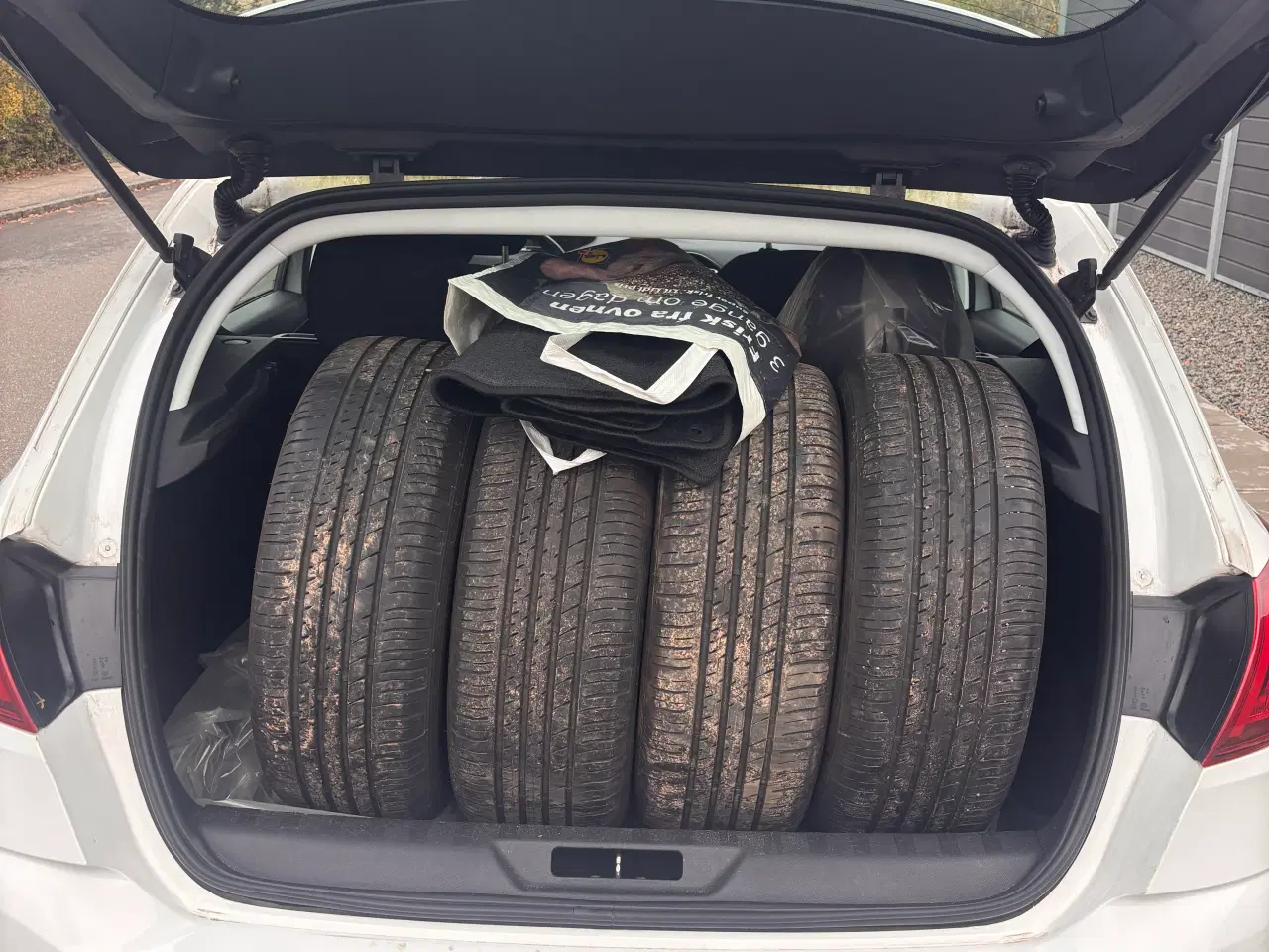 Billede 3 - Pæn bil i hvid farve Peugeot