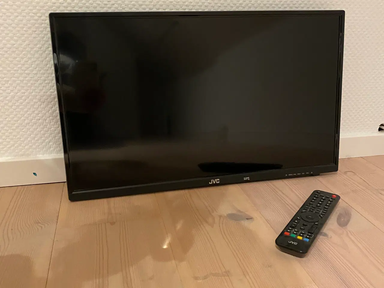 Billede 2 - Alm. TV skærm fra JVC i sort 32