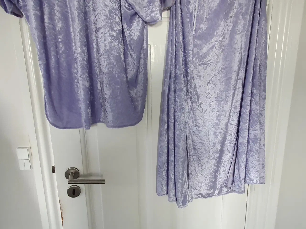 Billede 2 - 2 delt velour kjole
