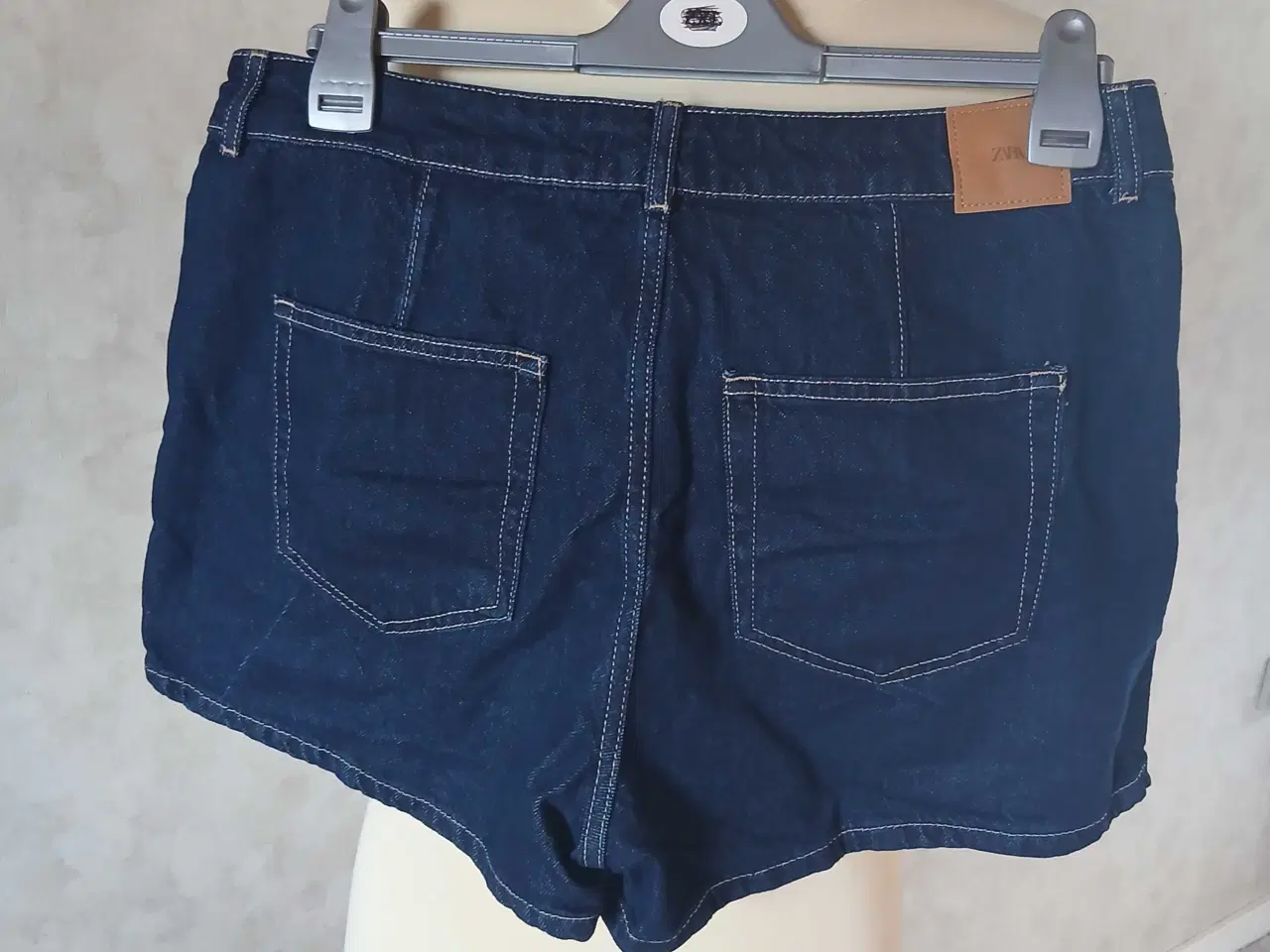 Billede 3 - ZARA denim shorts str L