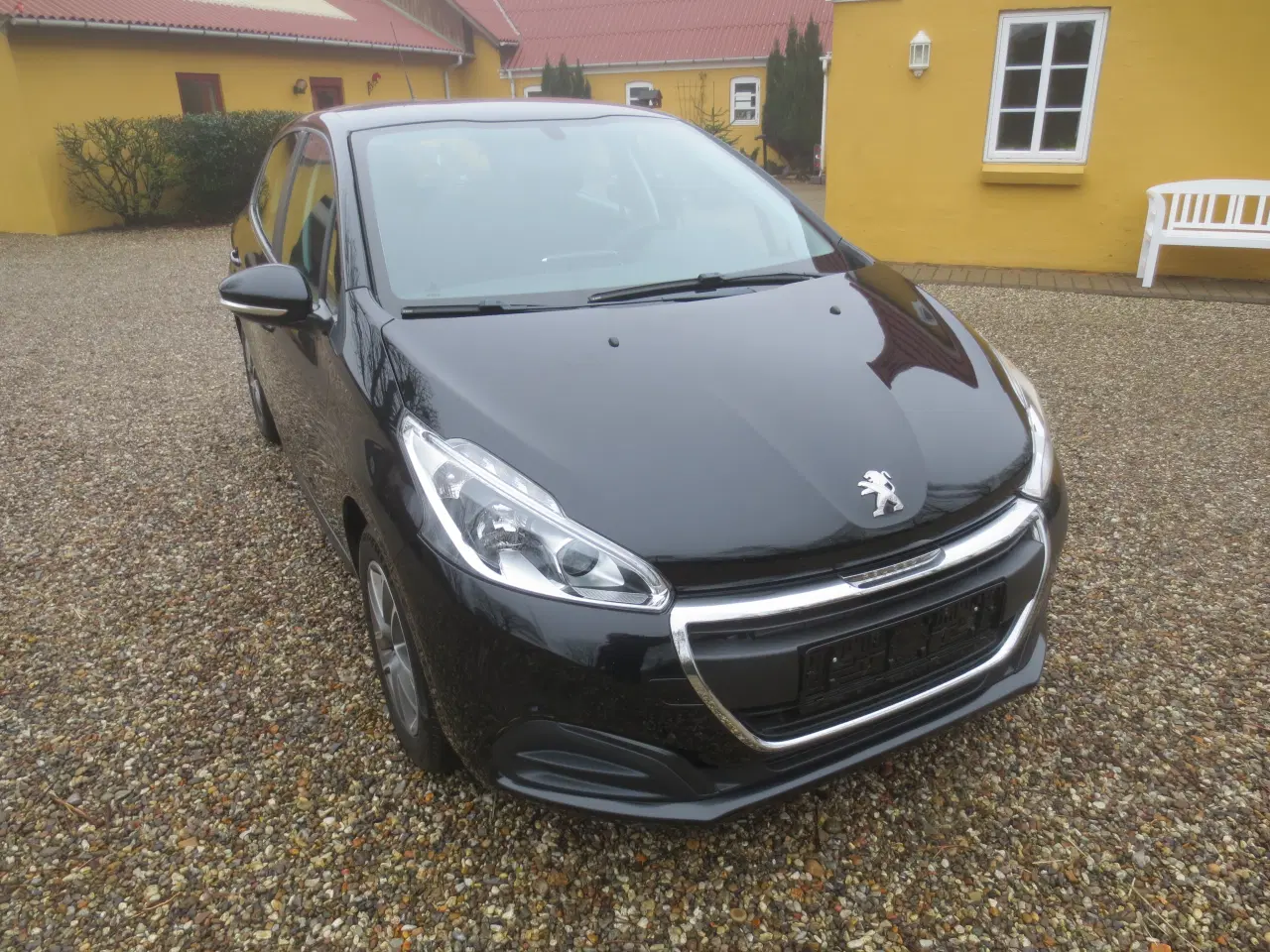 Billede 3 - Peugeot 208 1.2 i År 2015 Km 61000.