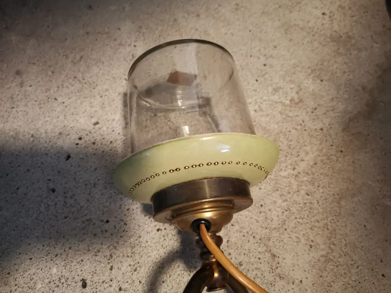 Billede 2 - Rigtig gammel lampe
