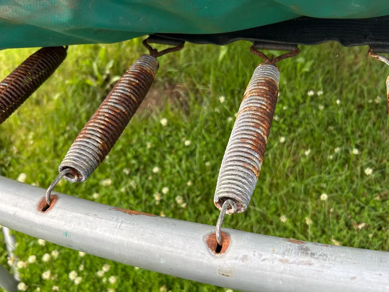 Billede 4 - Trampolin bortgives
