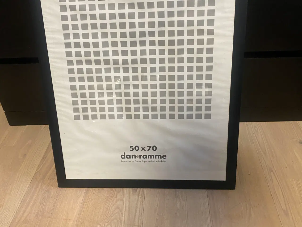 Billede 1 - Sort børstede metal rammer.