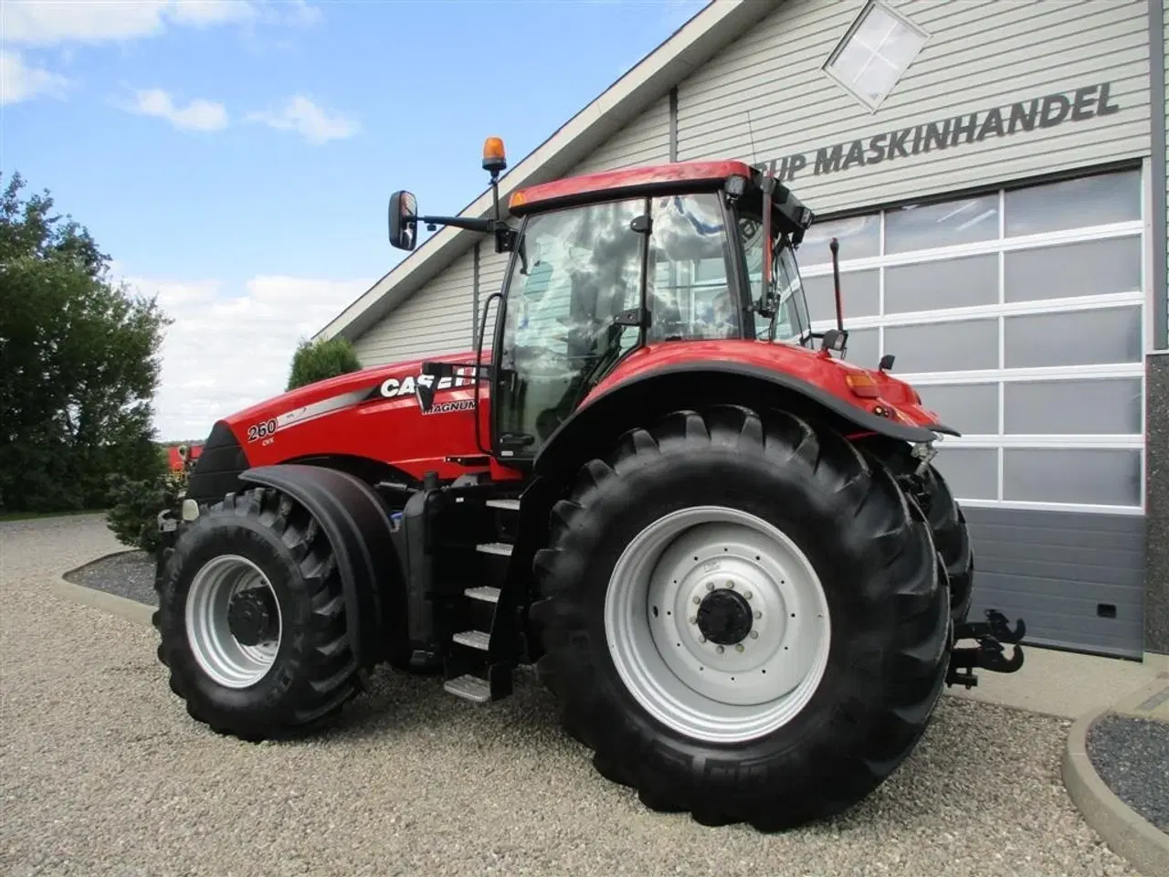 Billede 3 - Case IH MAGNUM 260 CVX med frontlift, affjedret foraksel og affjedret kabine.