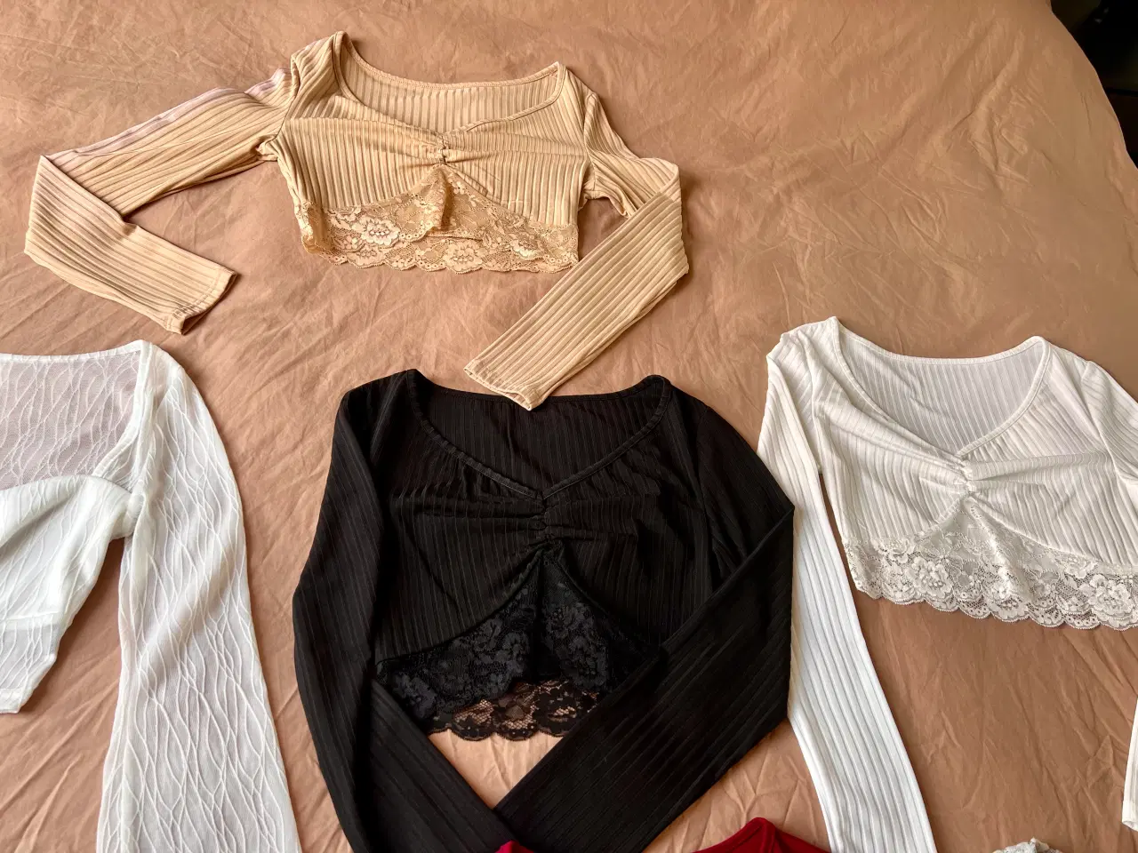 Billede 4 - 7 cropped bluser str S. Tag dem alle for 300 kr. 