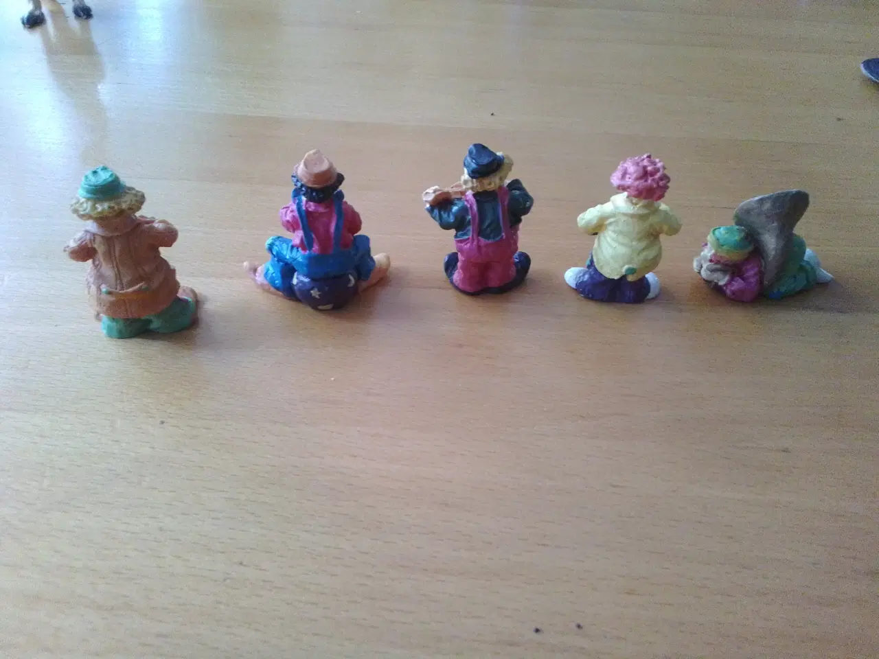 Billede 2 - 5 klovne med musikinstrumenter