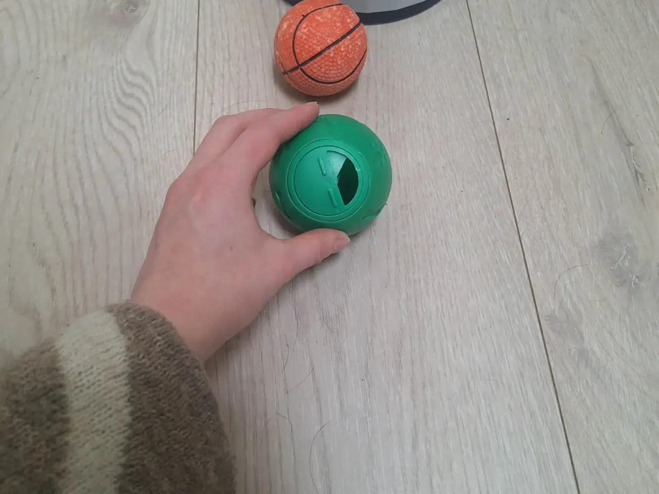 Billede 6 - Slowfeeder + legetøj