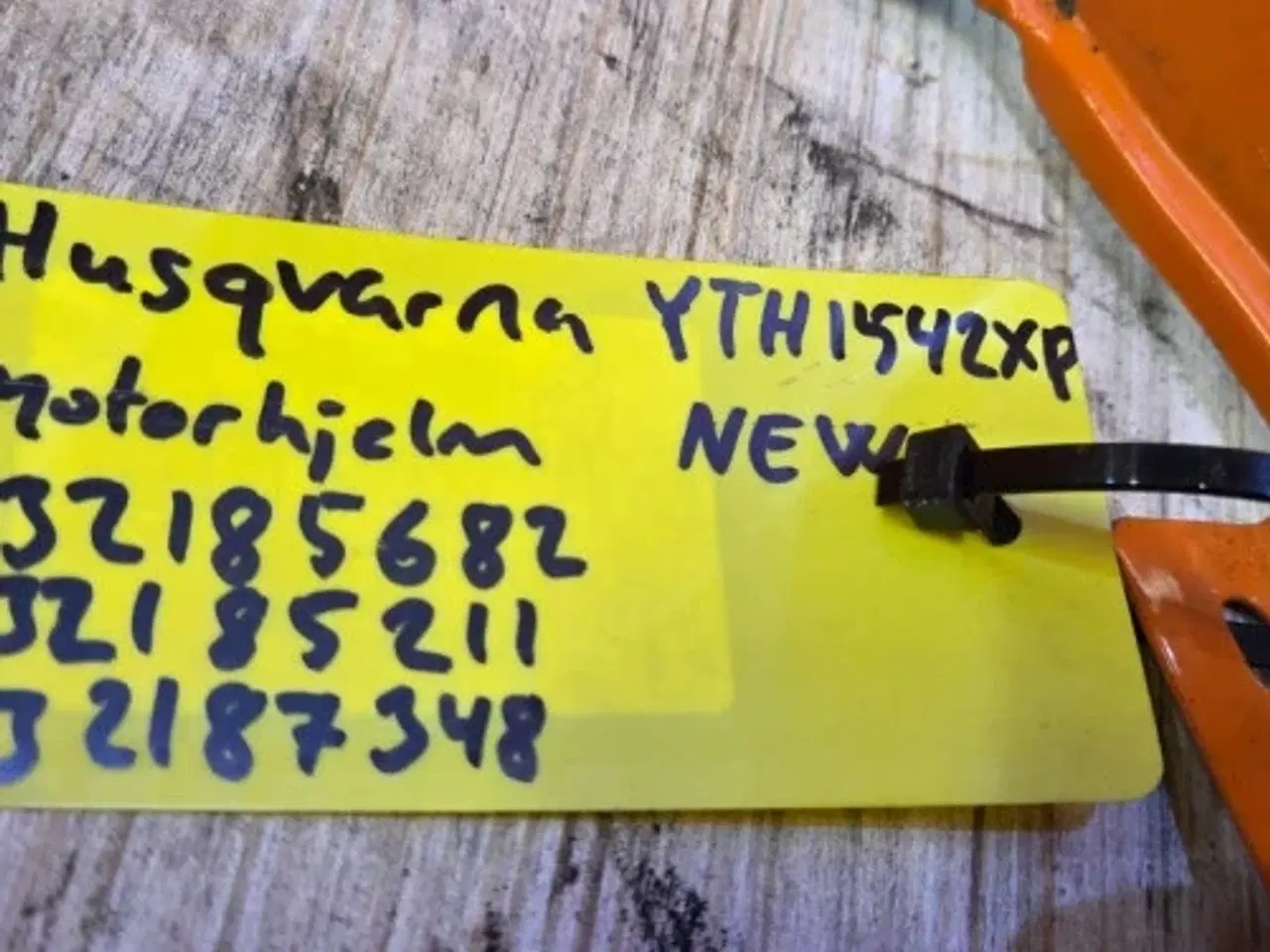 Billede 2 - Husqvarna YTH1542XP Motorhjelm 532185682