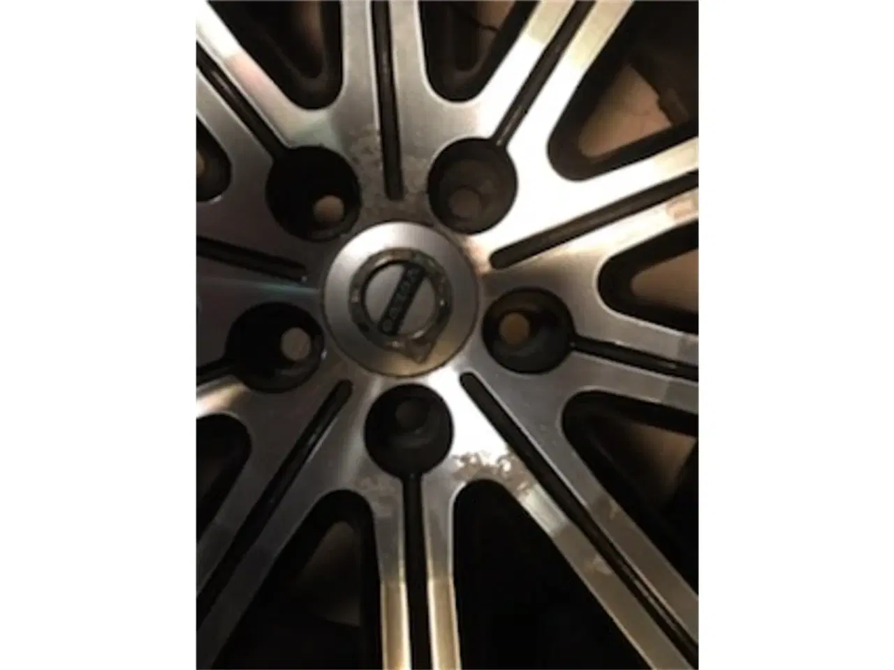 Billede 7 - Originale 4 stk. VOLVO 20x9,5" alu fælge med dæk.