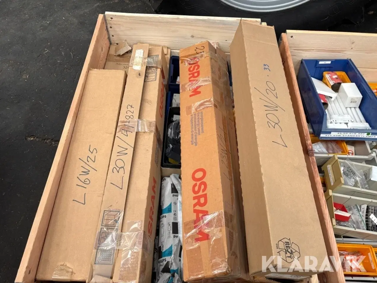 Billede 5 - Pærer og el-udstyr 4 paller