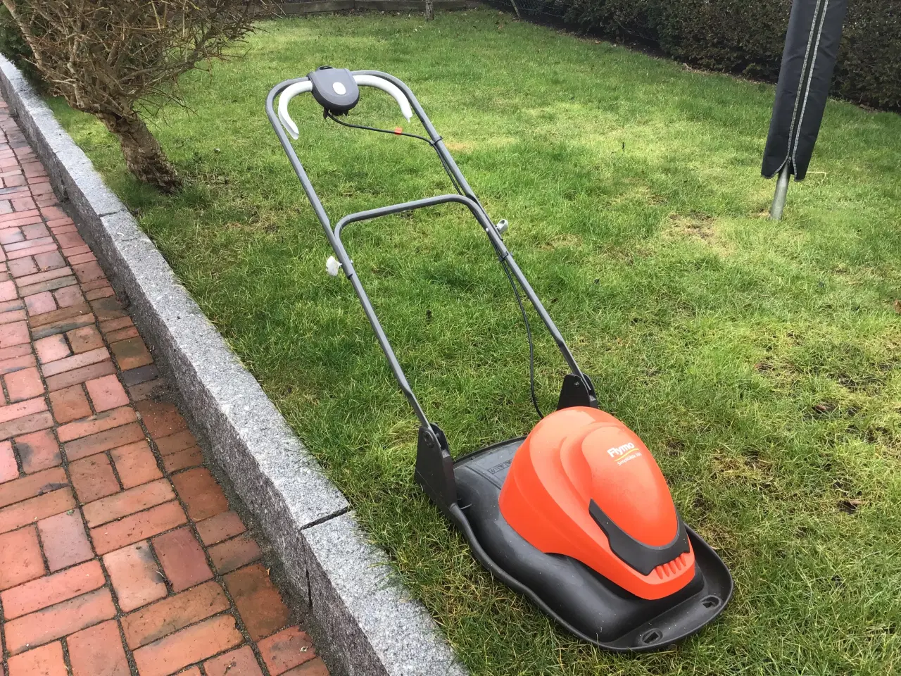 Billede 1 - Flymo græsslåmaskine