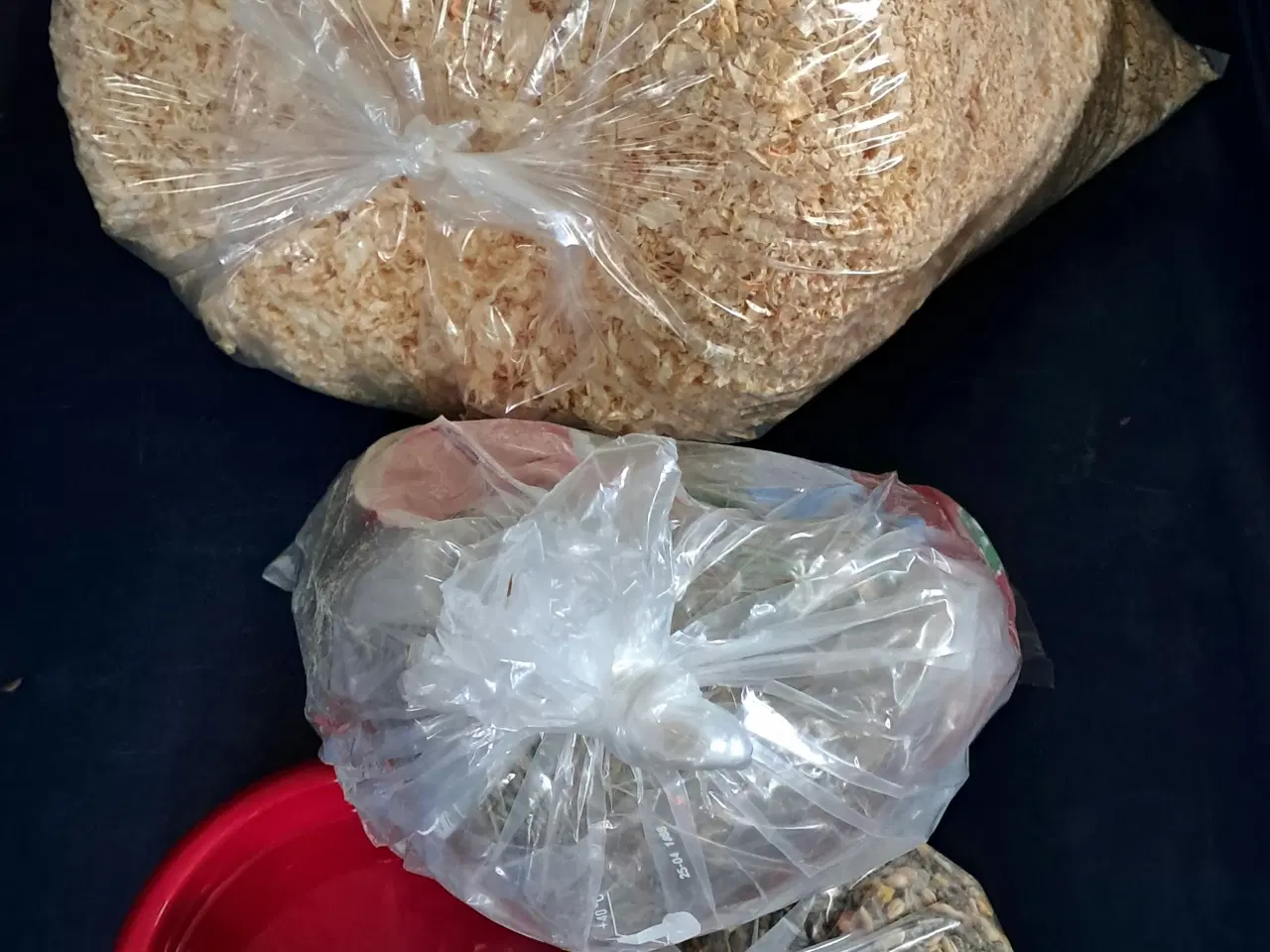 Billede 3 - Stort fint gnaverbur med tilbehør.