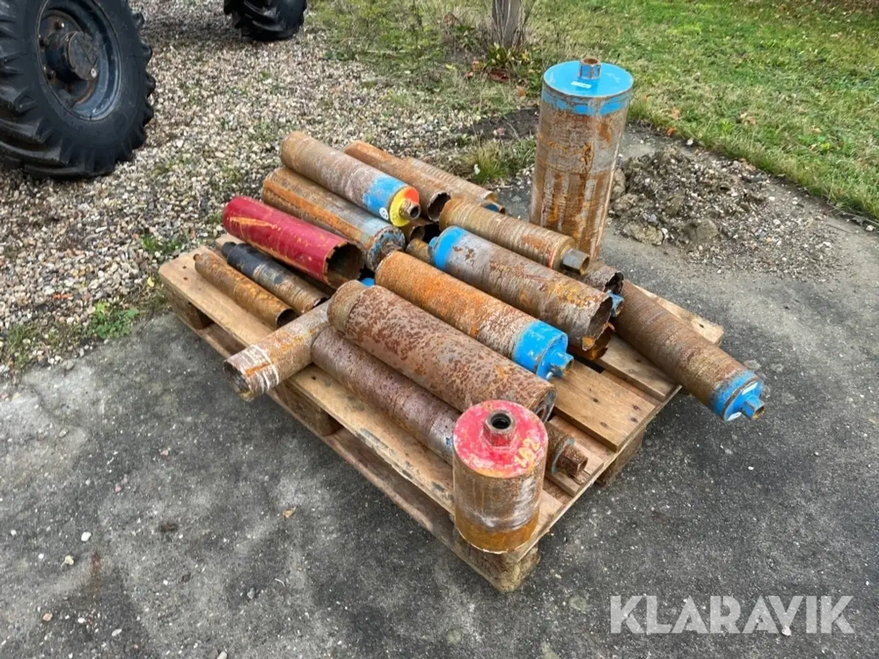 Billede 1 - Diverse bor ca 30 stk