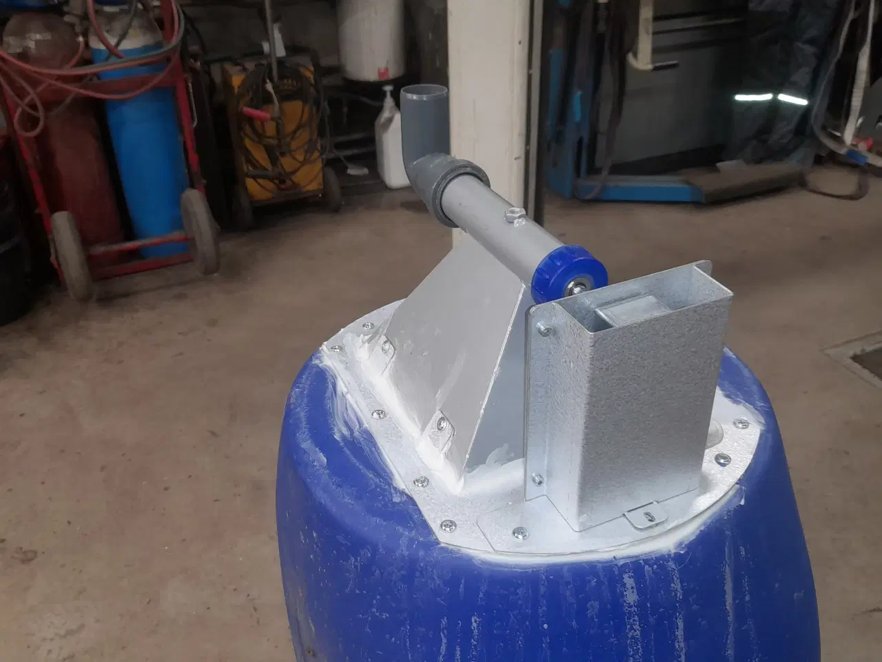 Billede 2 - Fodertønde med automatisk fodring